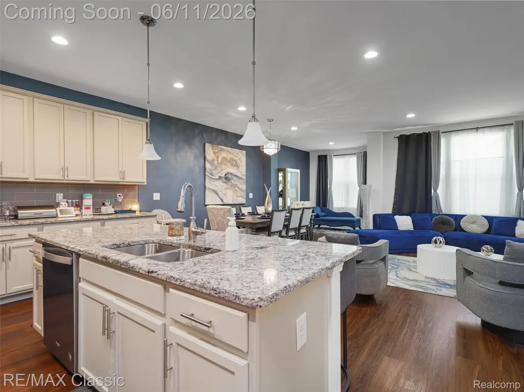 24869 Ivy Novi City MI 48375