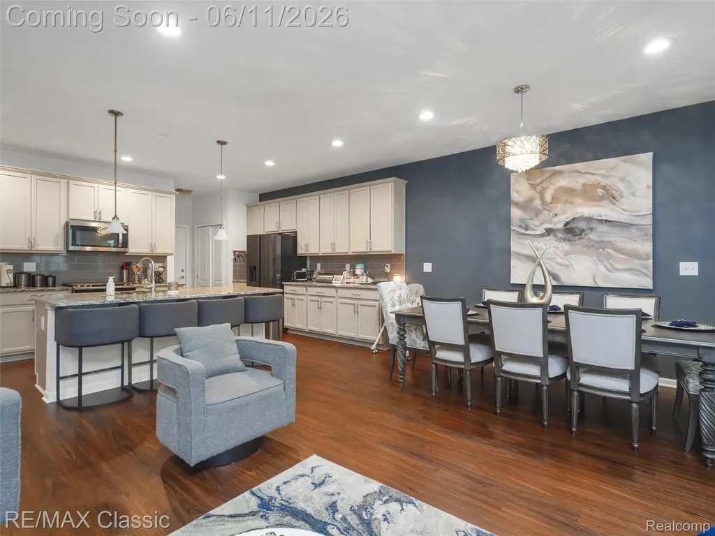 24869 Ivy Novi City MI 48375