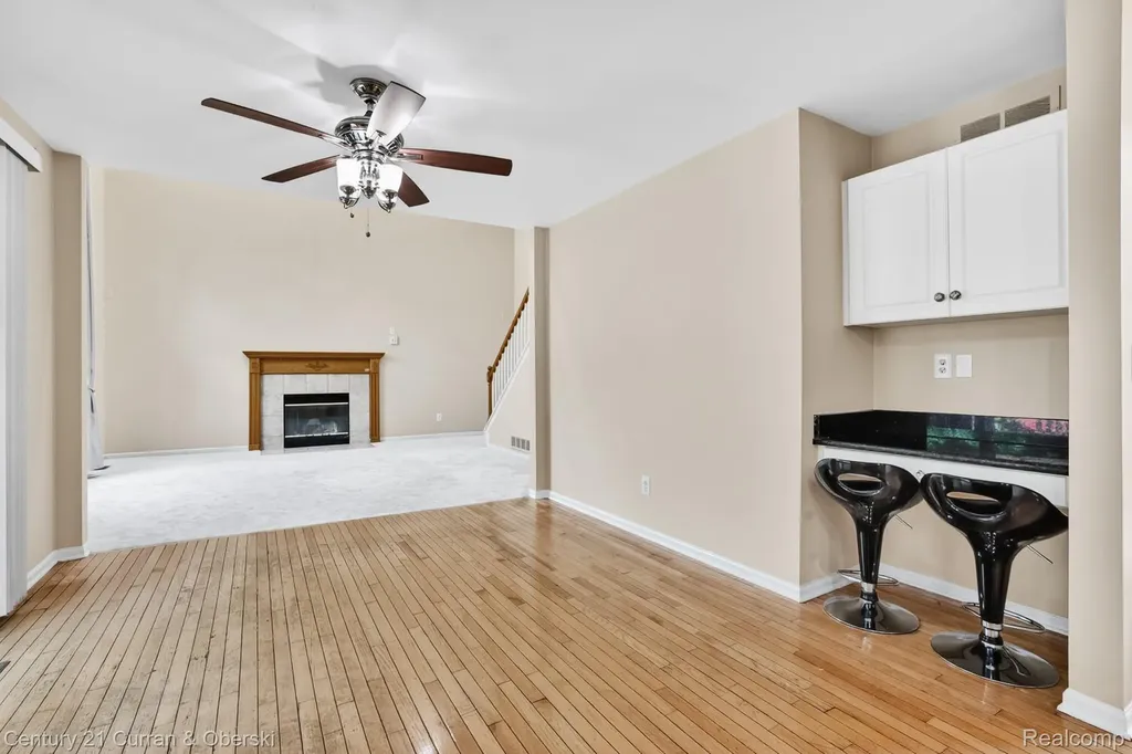 24403 Elmhurst Avenue Farmington Hills City MI 48336