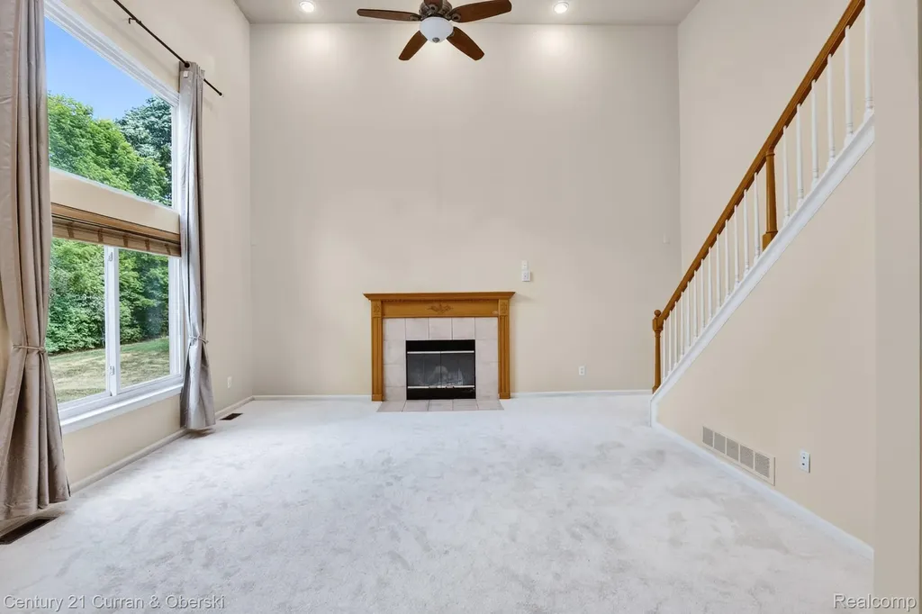 24403 Elmhurst Avenue Farmington Hills City MI 48336