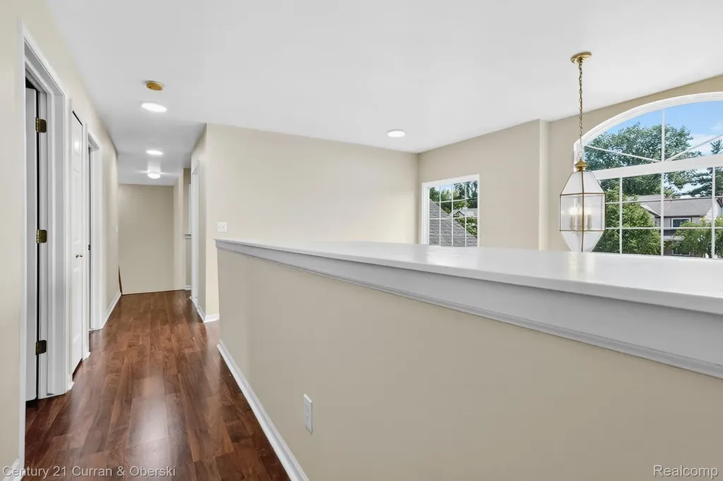 24403 Elmhurst Avenue Farmington Hills City MI 48336