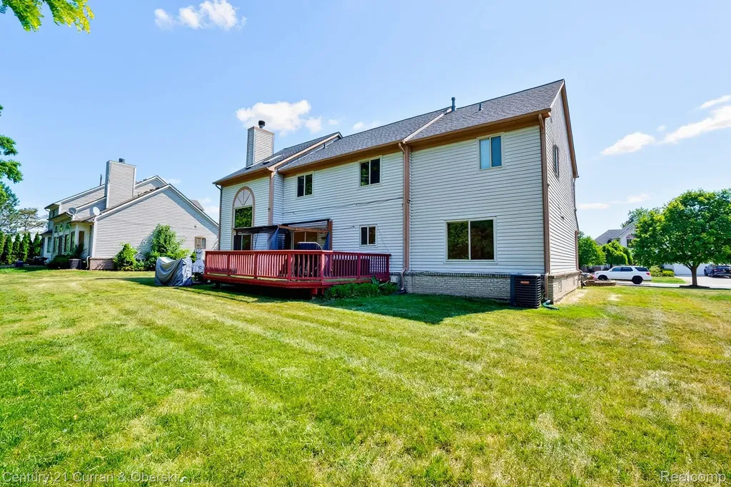 24403 Elmhurst Avenue Farmington Hills City MI 48336