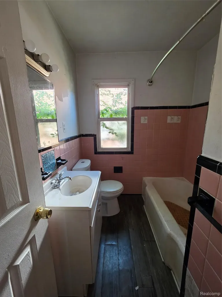 16433 Manning Street Detroit City MI 48205