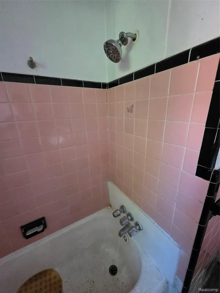 16433 Manning Street Detroit City MI 48205