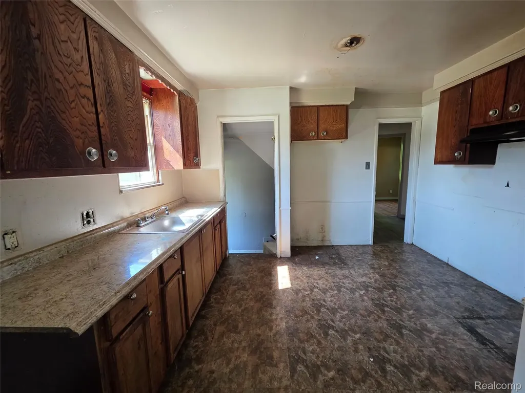 16433 Manning Street Detroit City MI 48205