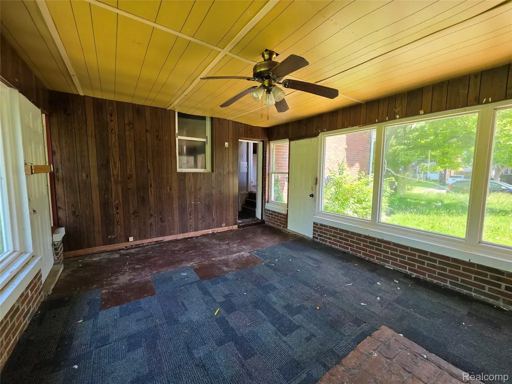 16433 Manning Street Detroit City MI 48205
