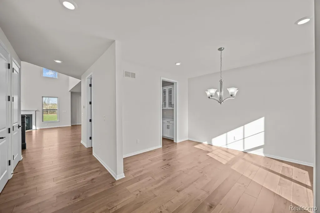 61904 Hevel Lane Washington Township MI 48094