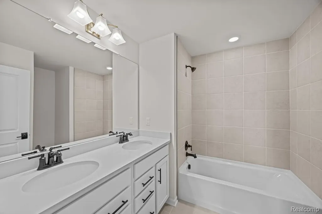 61904 Hevel Lane Washington Township MI 48094
