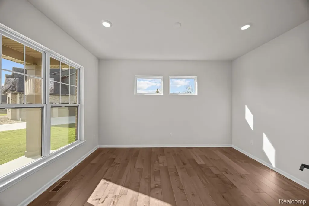 61904 Hevel Lane Washington Township MI 48094