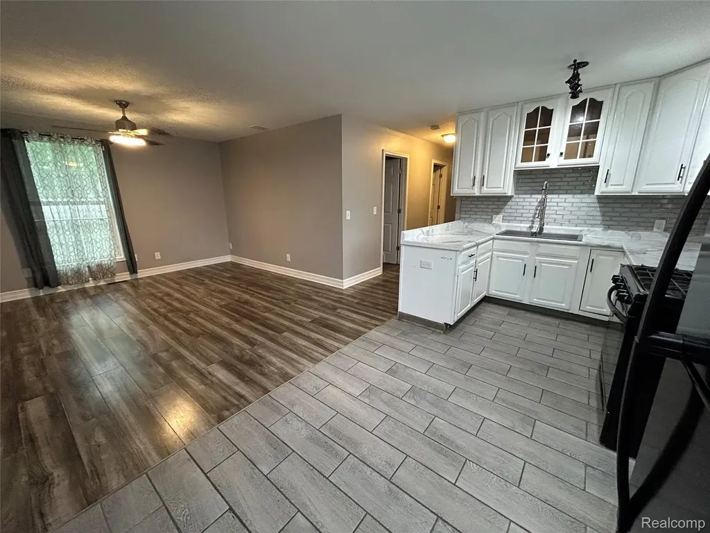 4247 Laforest Drive Waterford Charter Township MI 48329