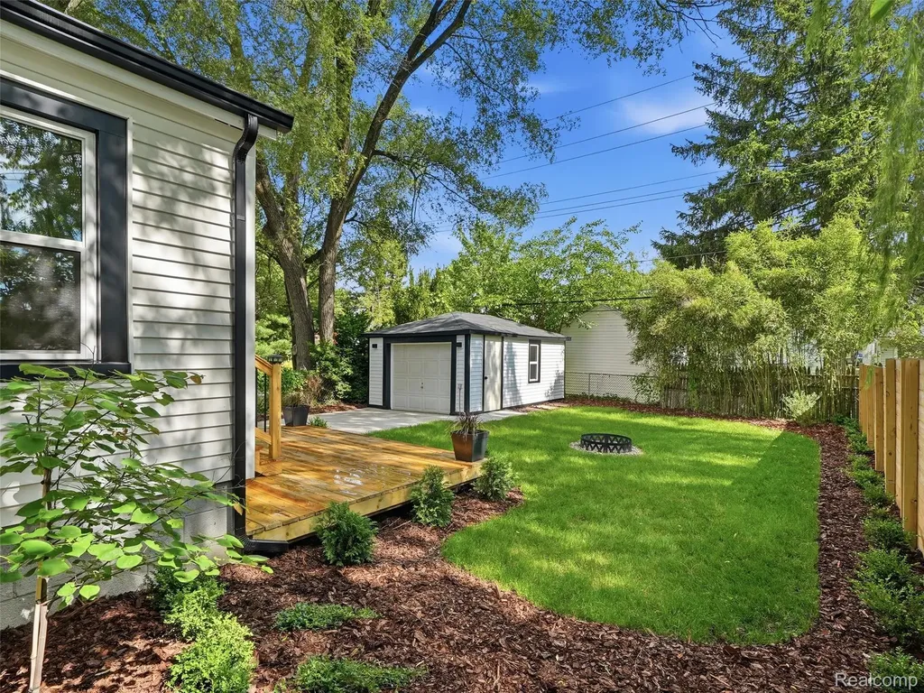 480 Ardmore Drive Ferndale City MI 48220