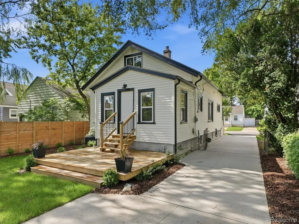 480 Ardmore Drive Ferndale City MI 48220