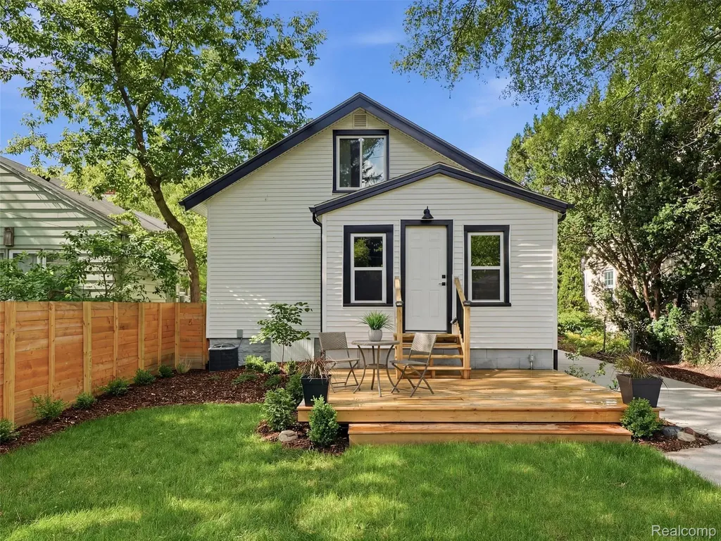480 Ardmore Drive Ferndale City MI 48220