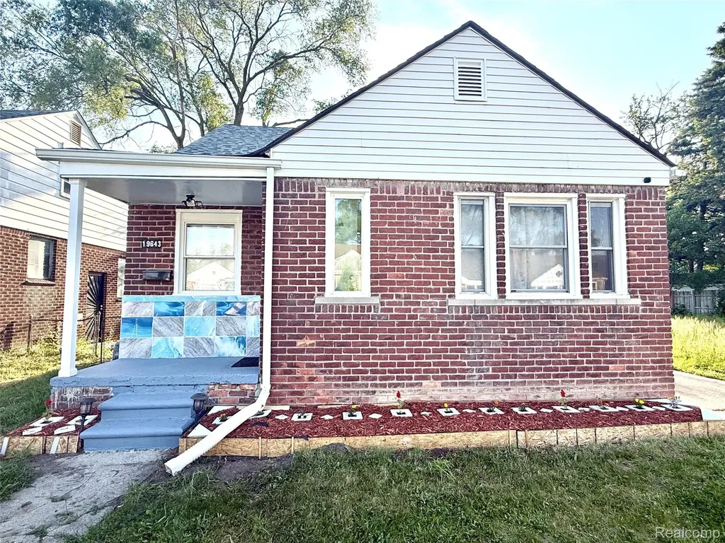 19643 Caldwell Street Detroit City MI 48234