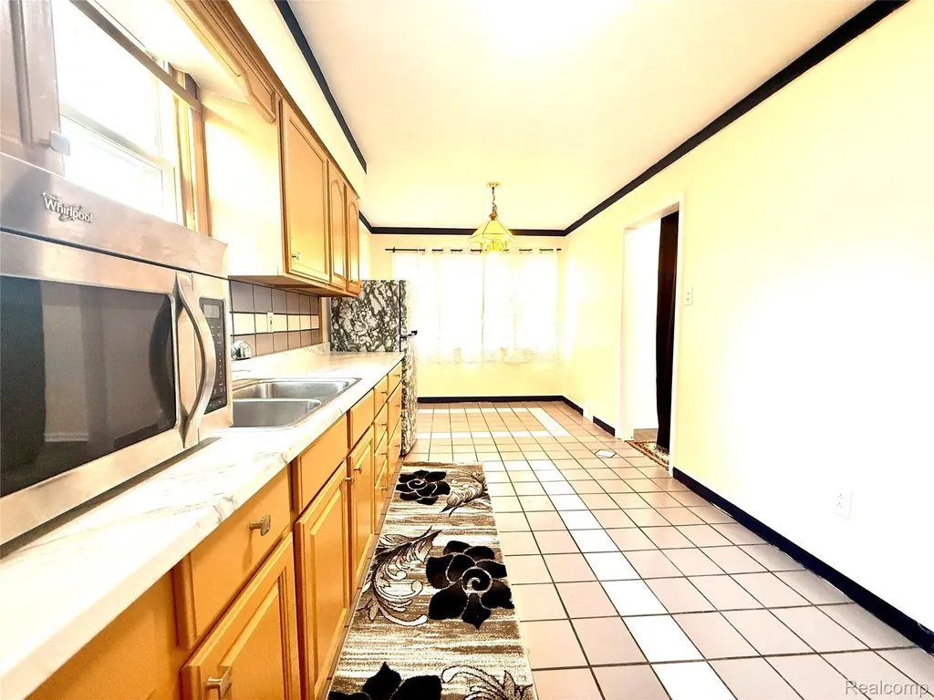 19643 Caldwell Street Detroit City MI 48234