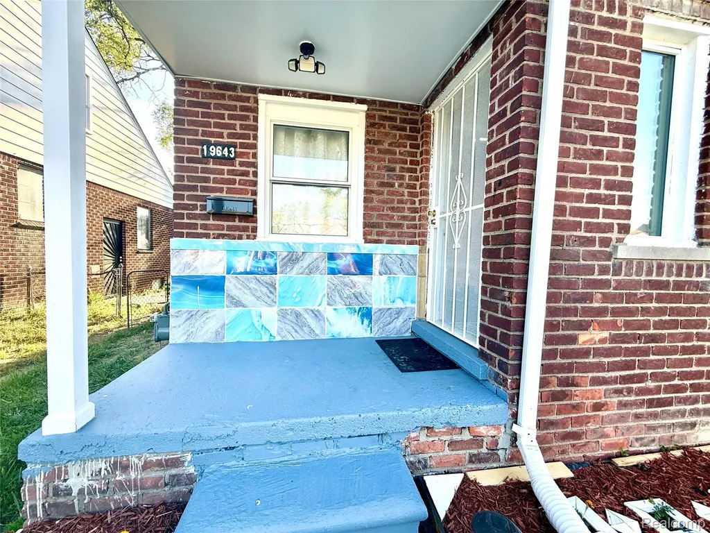 19643 Caldwell Street Detroit City MI 48234