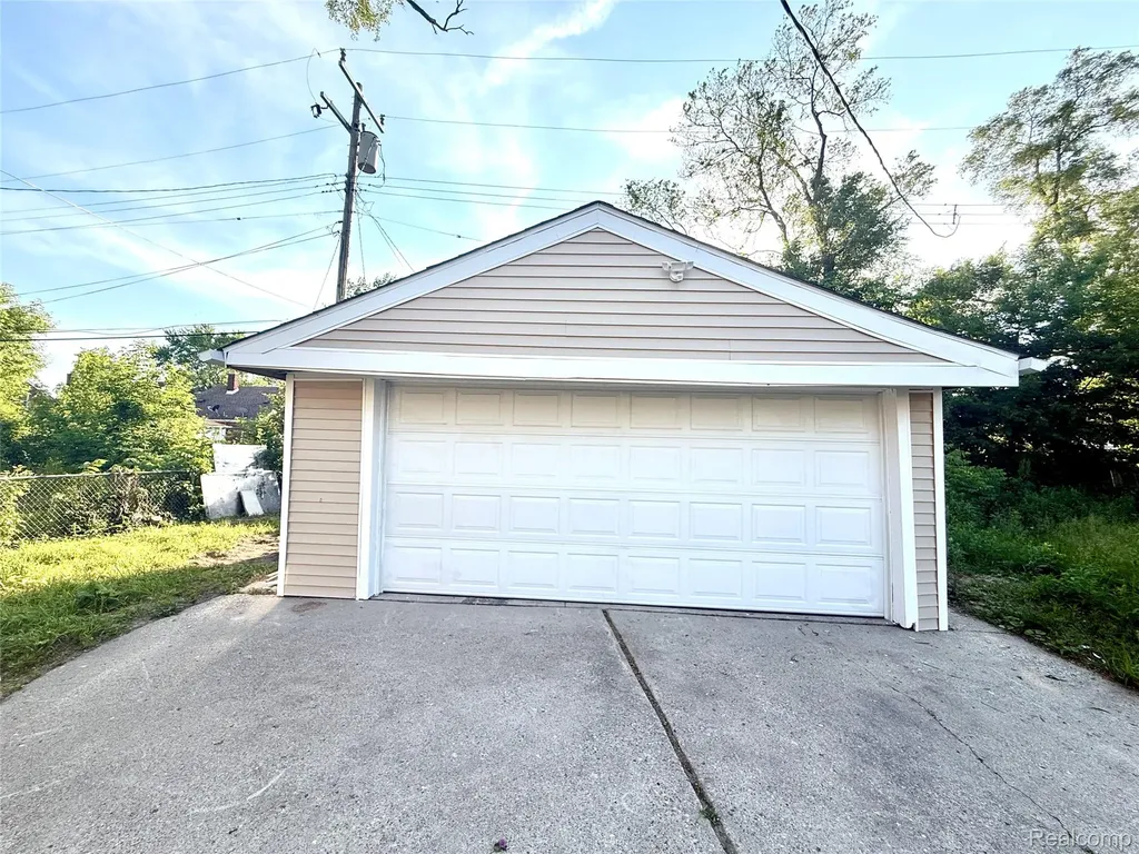 19643 Caldwell Street Detroit City MI 48234