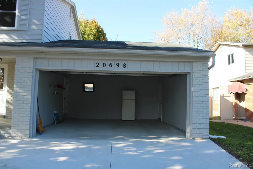 20698 Coachwood Road Riverview City MI 48193