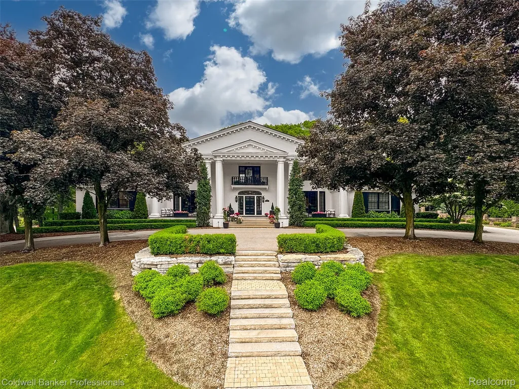 477 Dunston Road Bloomfield Charter Township MI 48304