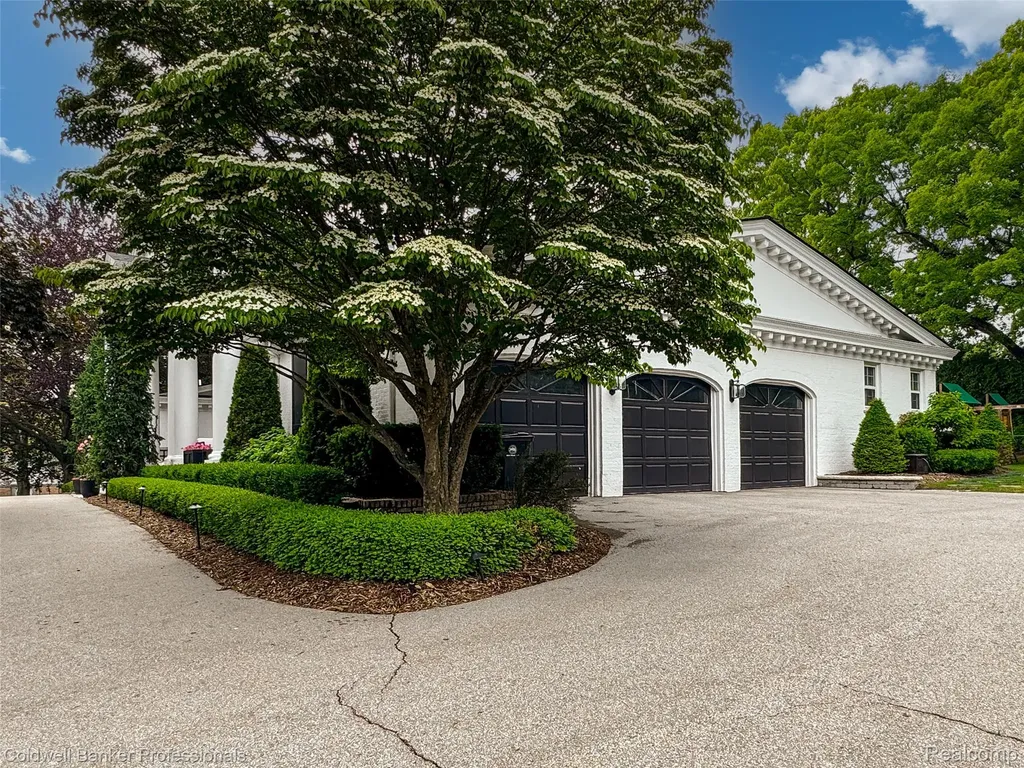 477 Dunston Road Bloomfield Charter Township MI 48304