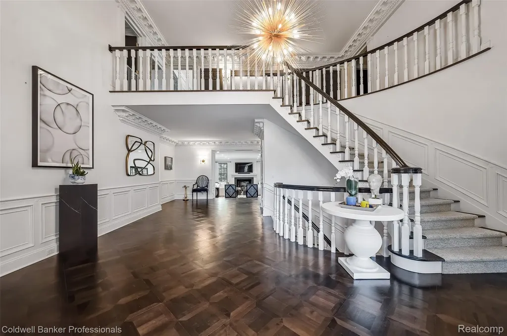 477 Dunston Road Bloomfield Charter Township MI 48304