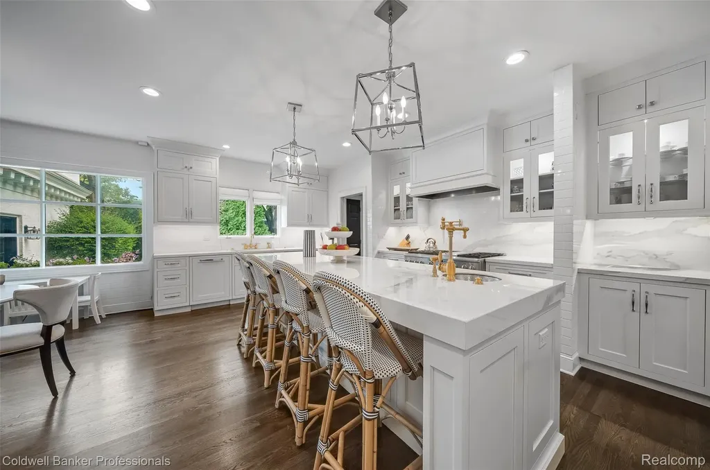 477 Dunston Road Bloomfield Charter Township MI 48304