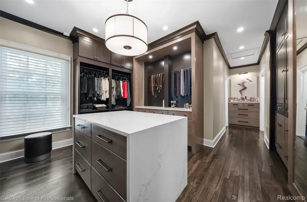 477 Dunston Road Bloomfield Charter Township MI 48304