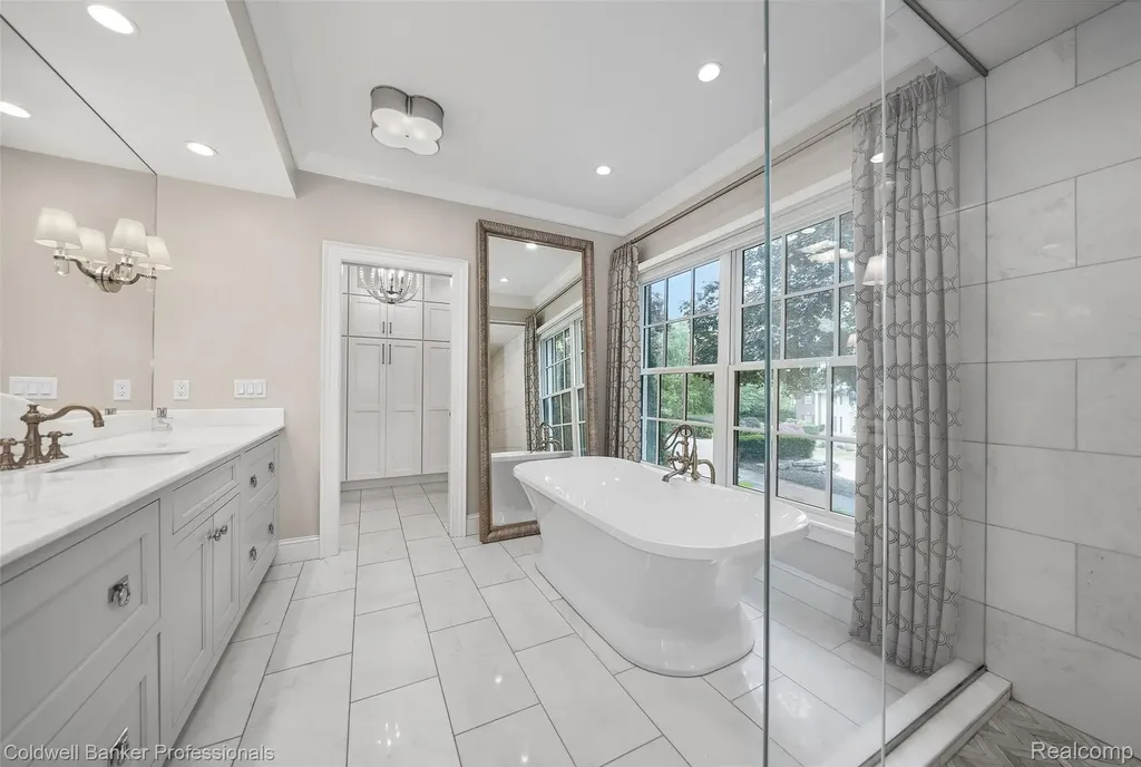 477 Dunston Road Bloomfield Charter Township MI 48304