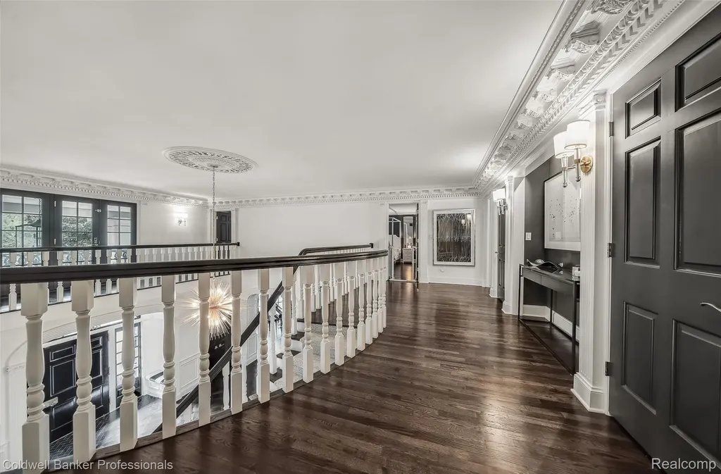 477 Dunston Road Bloomfield Charter Township MI 48304