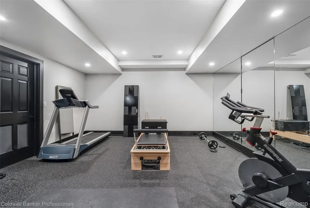477 Dunston Road Bloomfield Charter Township MI 48304