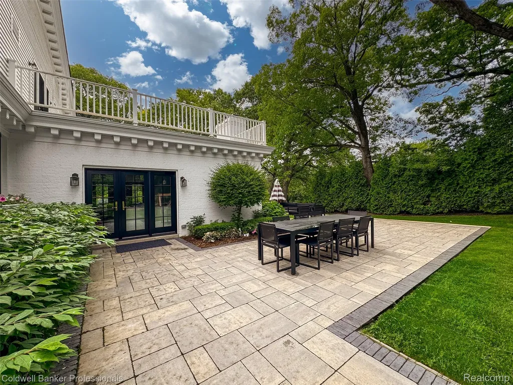 477 Dunston Road Bloomfield Charter Township MI 48304