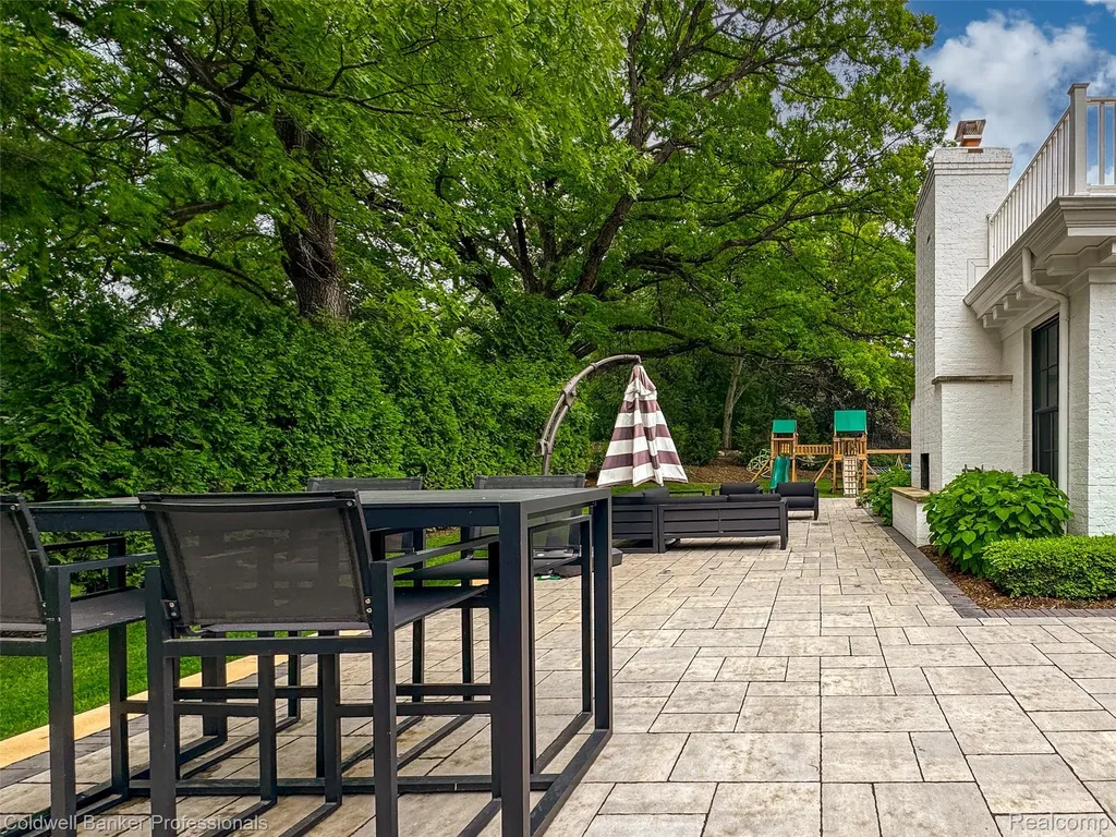 477 Dunston Road Bloomfield Charter Township MI 48304