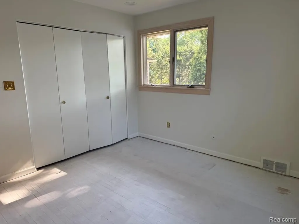 10804 Kolb Avenue Allen Park City MI 48101