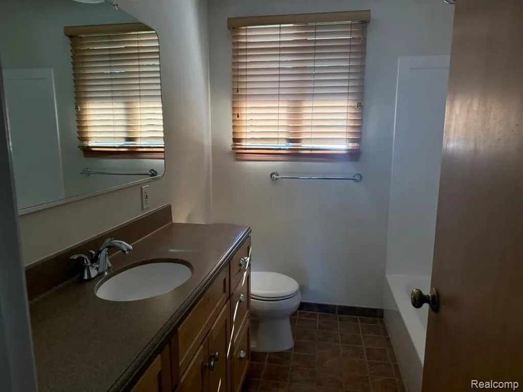 10804 Kolb Avenue Allen Park City MI 48101