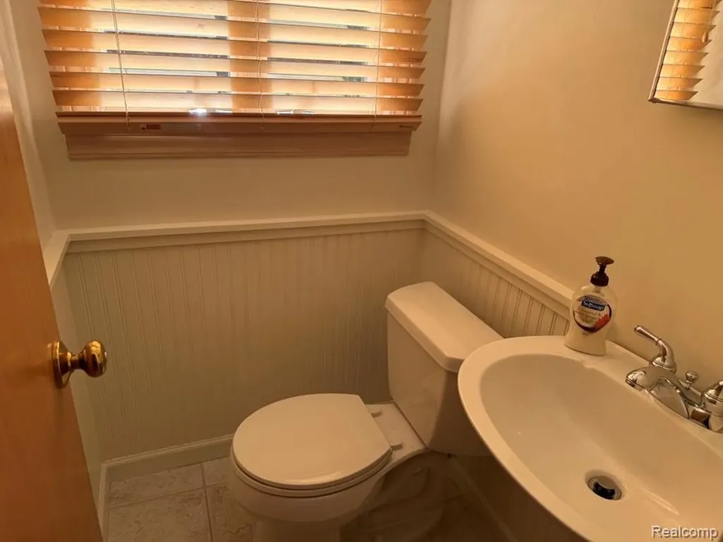 10804 Kolb Avenue Allen Park City MI 48101
