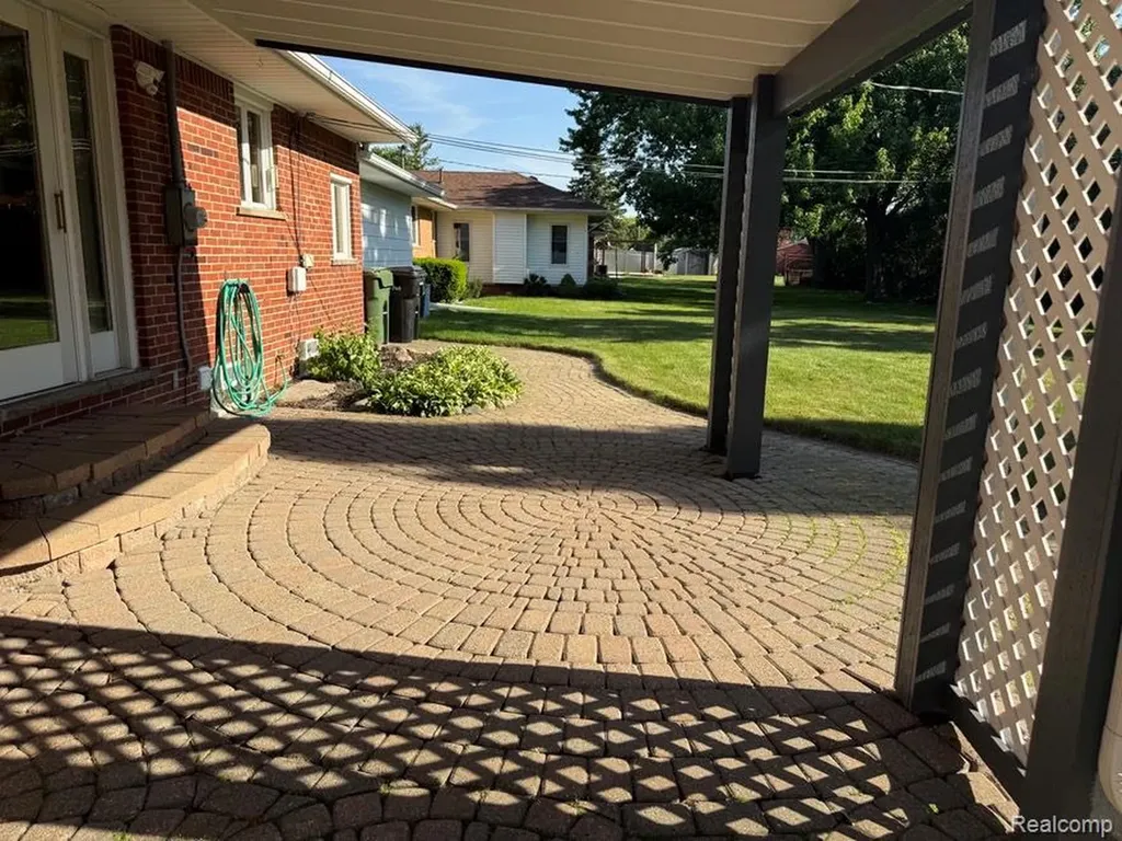 10804 Kolb Avenue Allen Park City MI 48101
