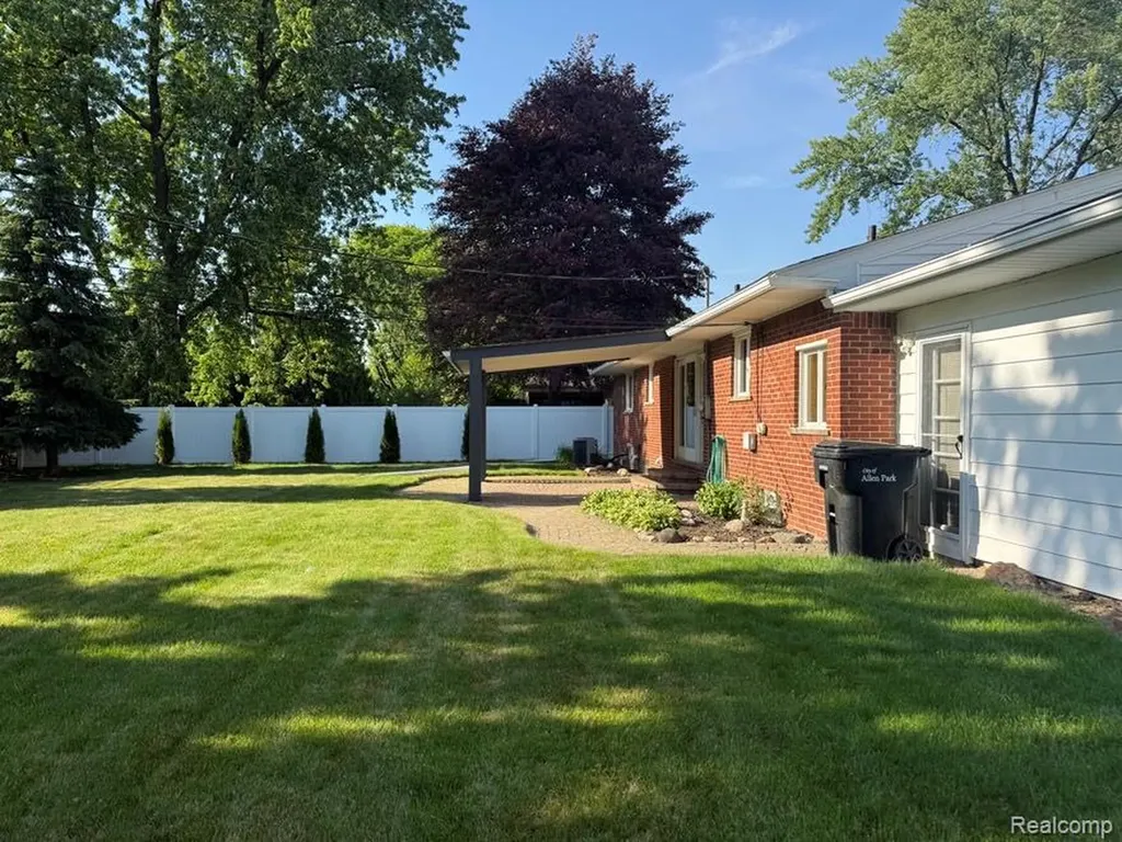 10804 Kolb Avenue Allen Park City MI 48101