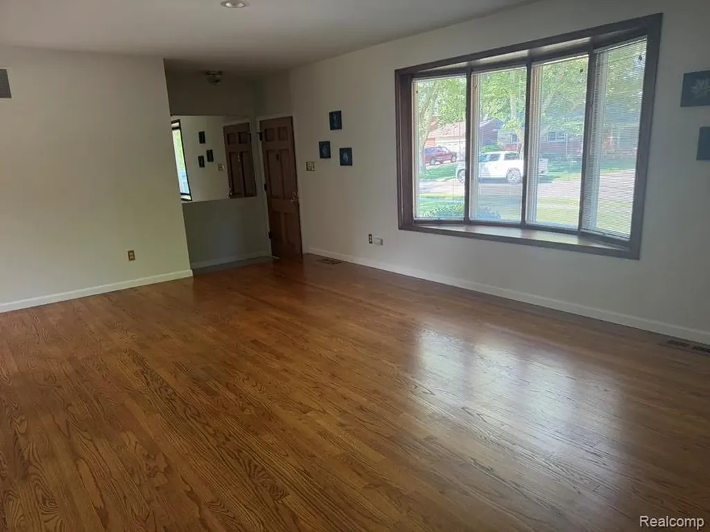 10804 Kolb Avenue Allen Park City MI 48101