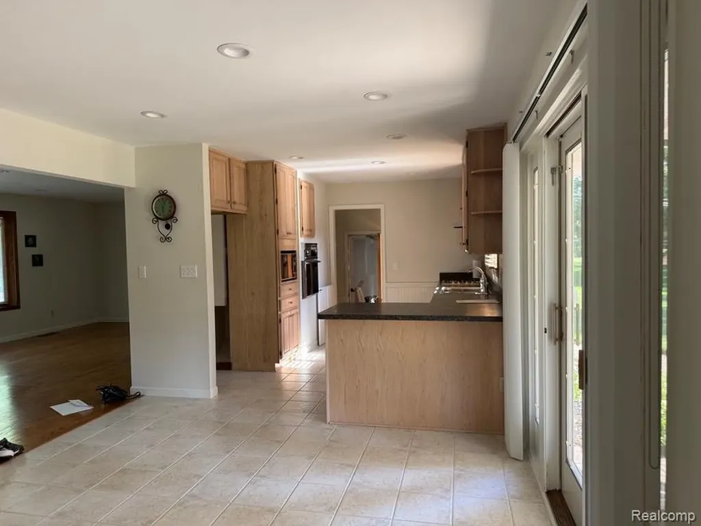 10804 Kolb Avenue Allen Park City MI 48101