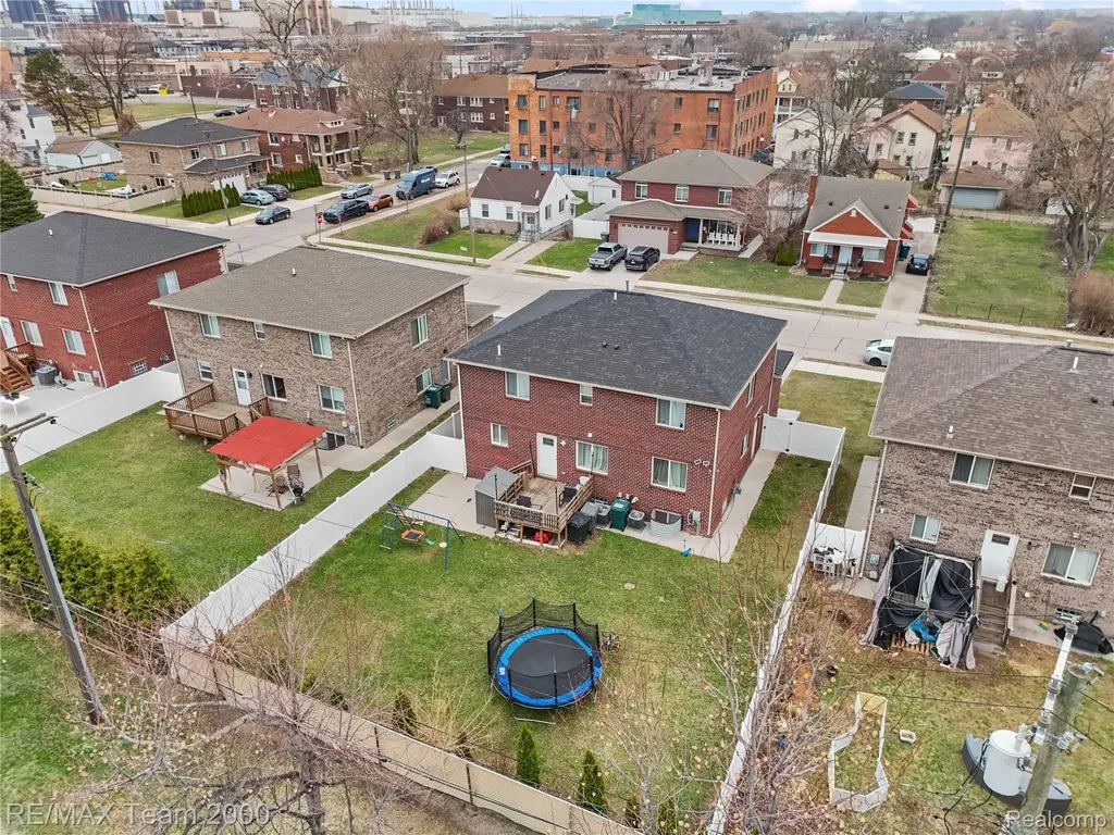 9957 Tuxedo Street Dearborn City MI 48120