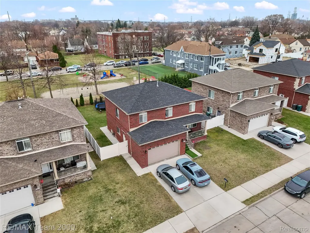9957 Tuxedo Street Dearborn City MI 48120