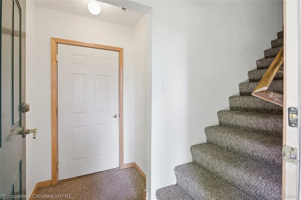2136 Frazho Road Warren City MI 48091