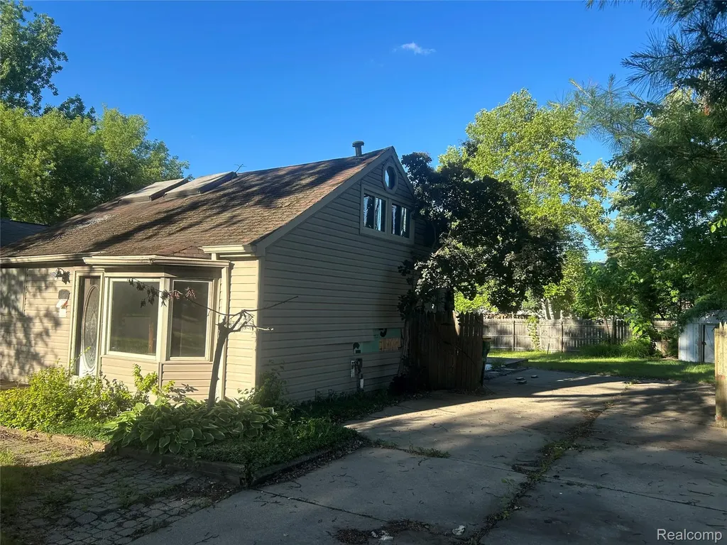 21640 Jacksonville Street Farmington Hills City MI 48336
