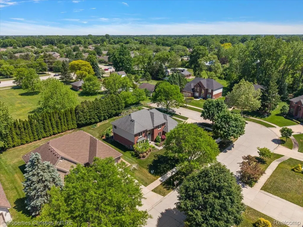 4708 Holland Drive Troy City MI 48085