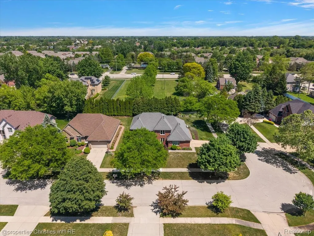 4708 Holland Drive Troy City MI 48085