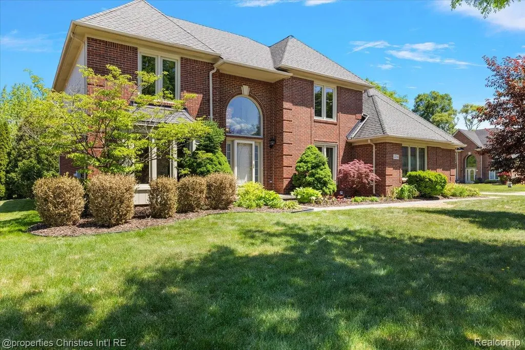 4708 Holland Drive Troy City MI 48085