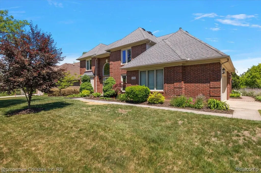 4708 Holland Drive Troy City MI 48085