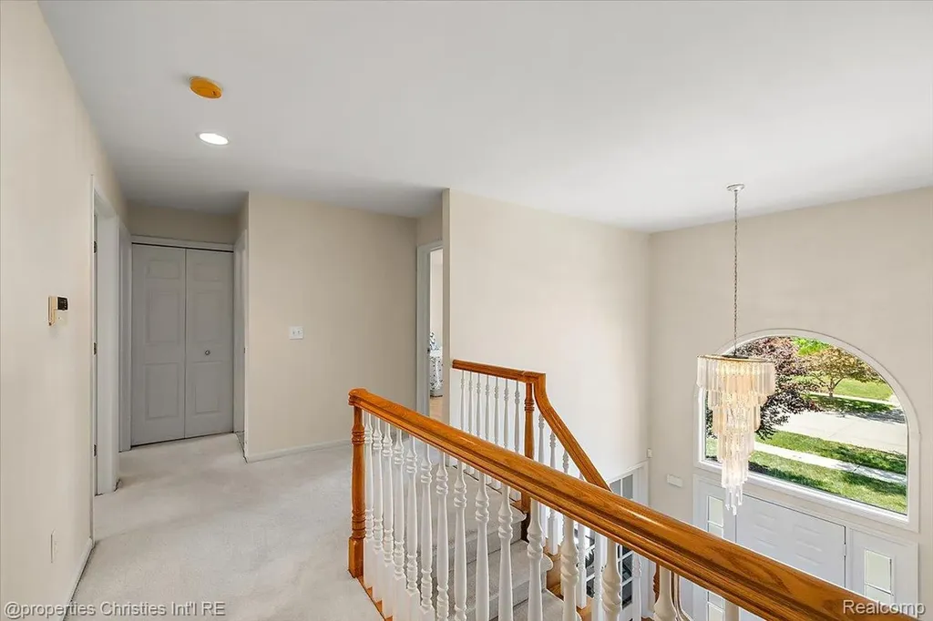 4708 Holland Drive Troy City MI 48085
