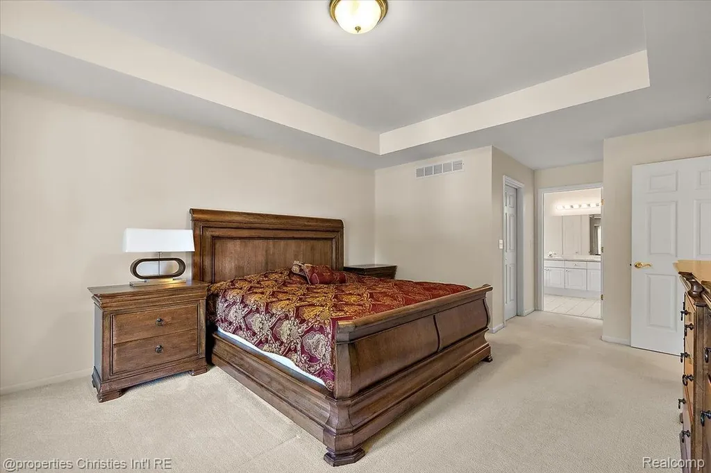 4708 Holland Drive Troy City MI 48085