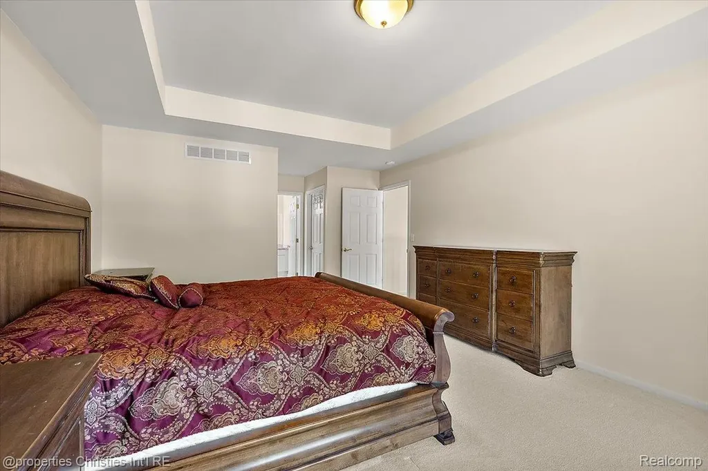 4708 Holland Drive Troy City MI 48085